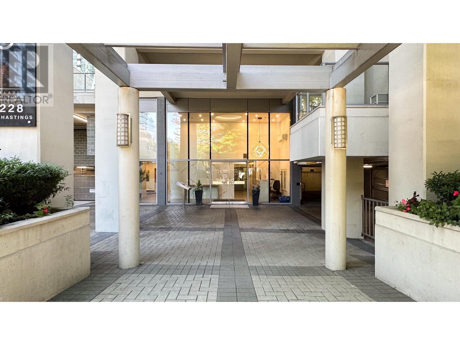 402 1228 W Hastings Street, Vancouver, British Columbia  V6E 4S6 - Photo 2 - R2817803
