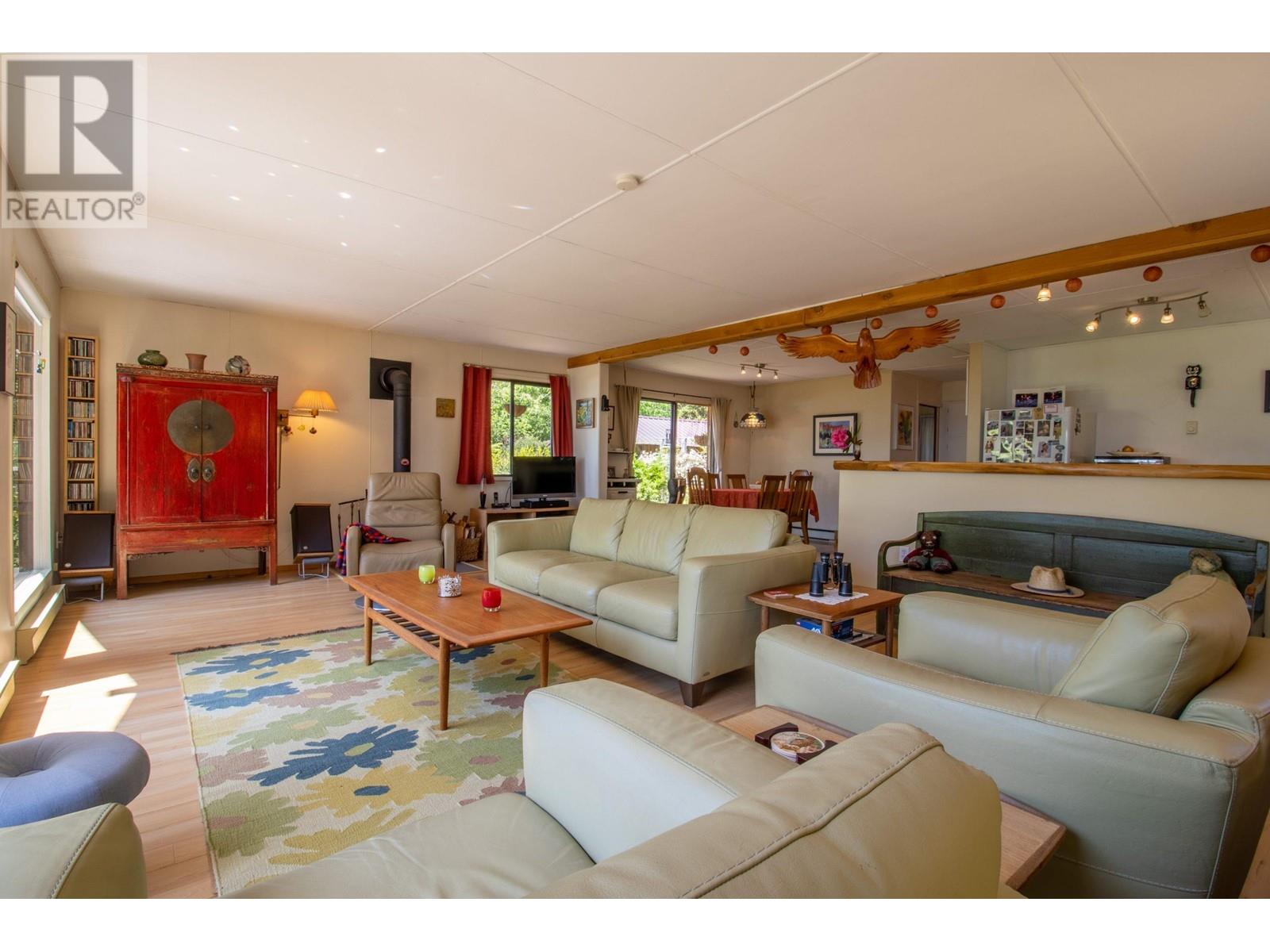 9970 Gowlland Point Road, Pender Island, British Columbia  V0N 2M3 - Photo 9 - R2781633