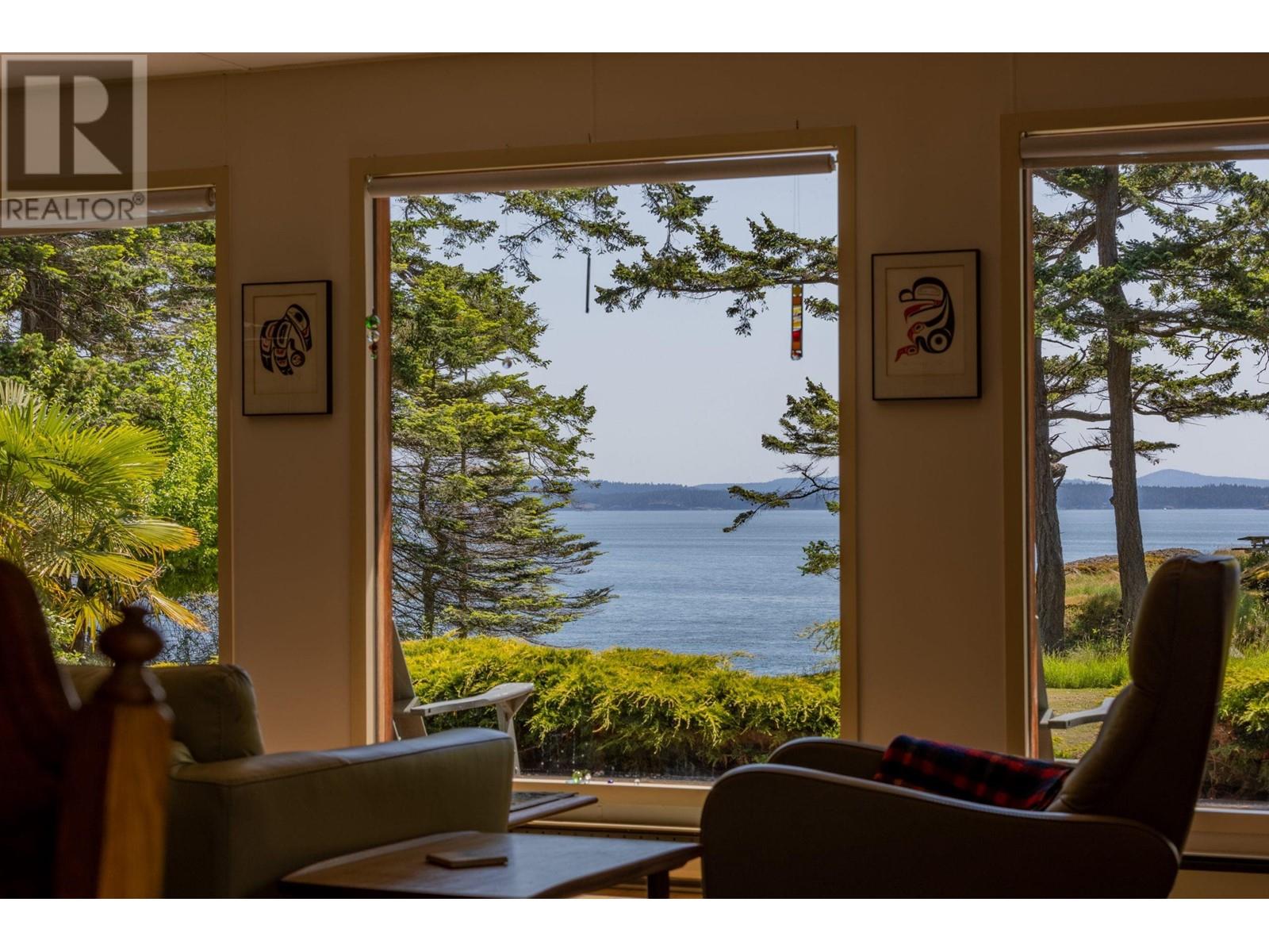 9970 Gowlland Point Road, Pender Island, British Columbia  V0N 2M3 - Photo 2 - R2781633