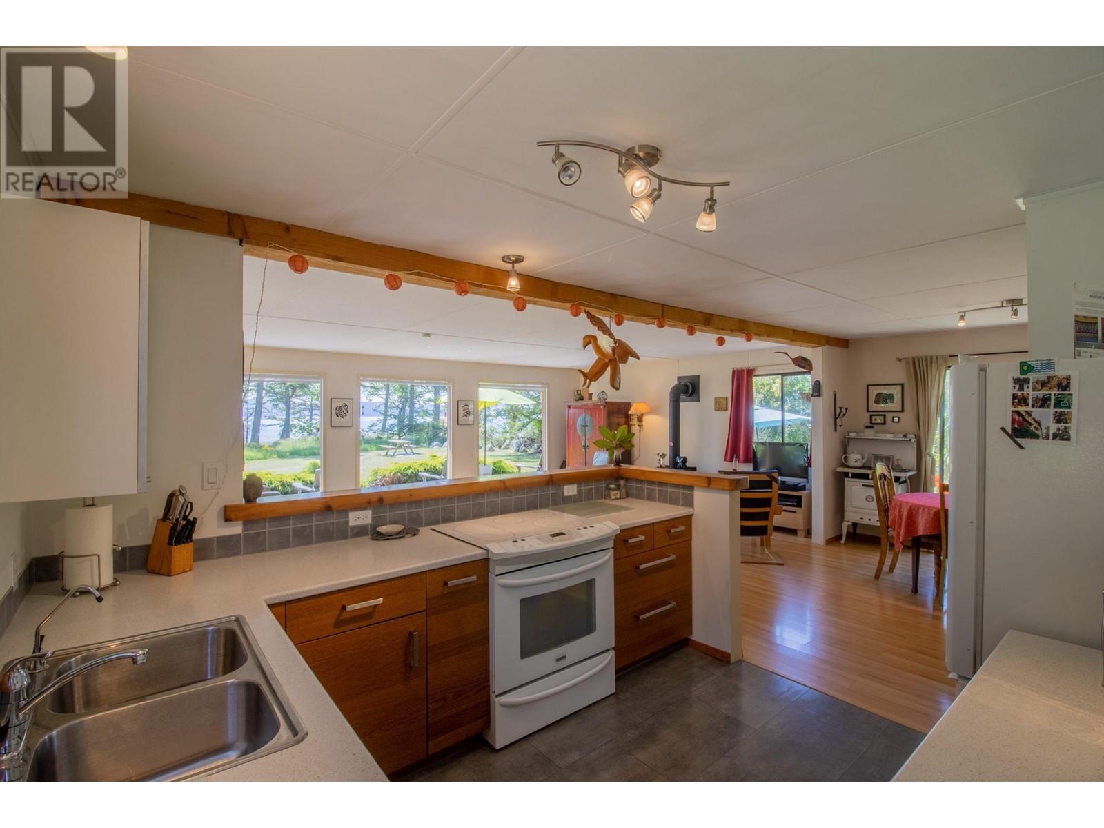 9970 Gowlland Point Road, Pender Island, British Columbia  V0N 2M3 - Photo 15 - R2781633