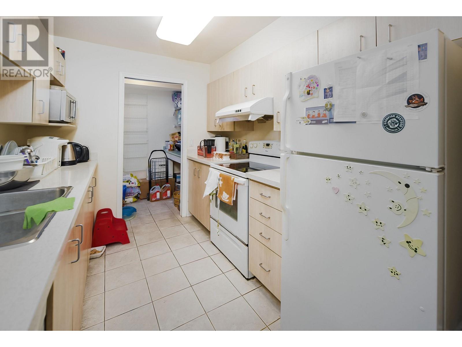 111 5281 Oakmount Crescent, Burnaby, British Columbia  V5H 4S7 - Photo 11 - R2816934