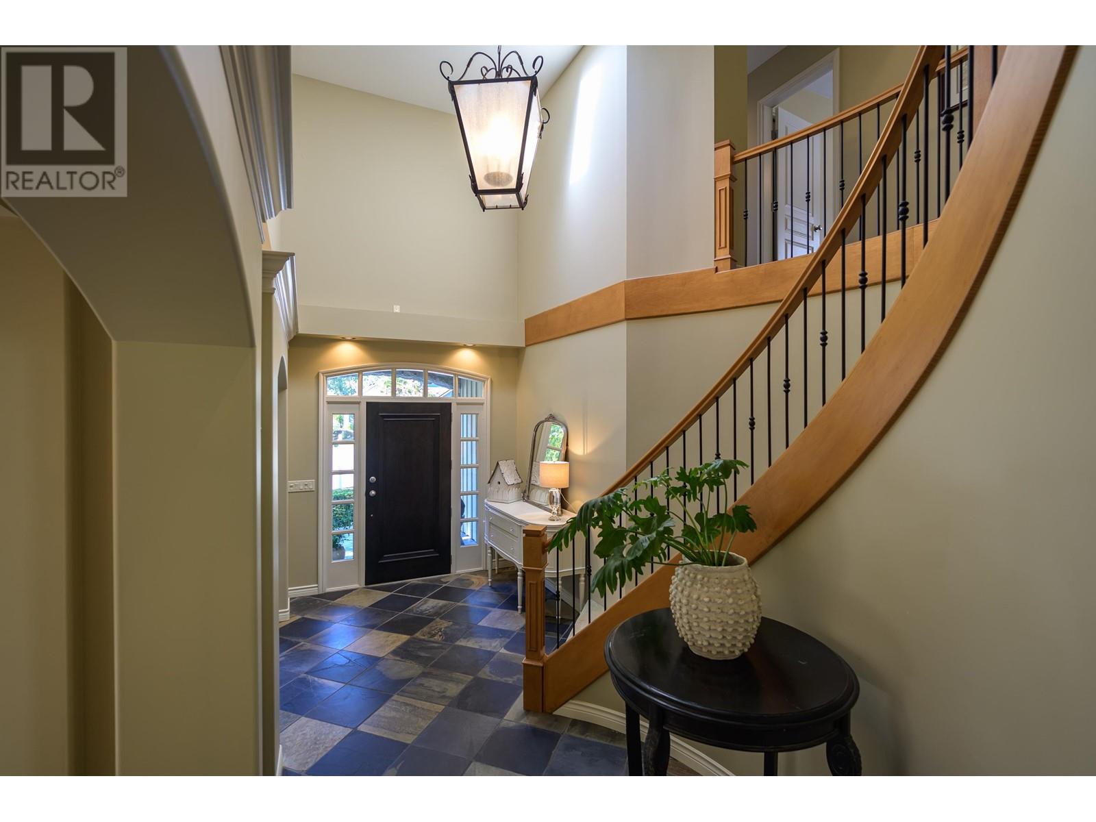 5228 Glen Abbey Place, Delta, British Columbia  V4M 4H1 - Photo 3 - R2816831