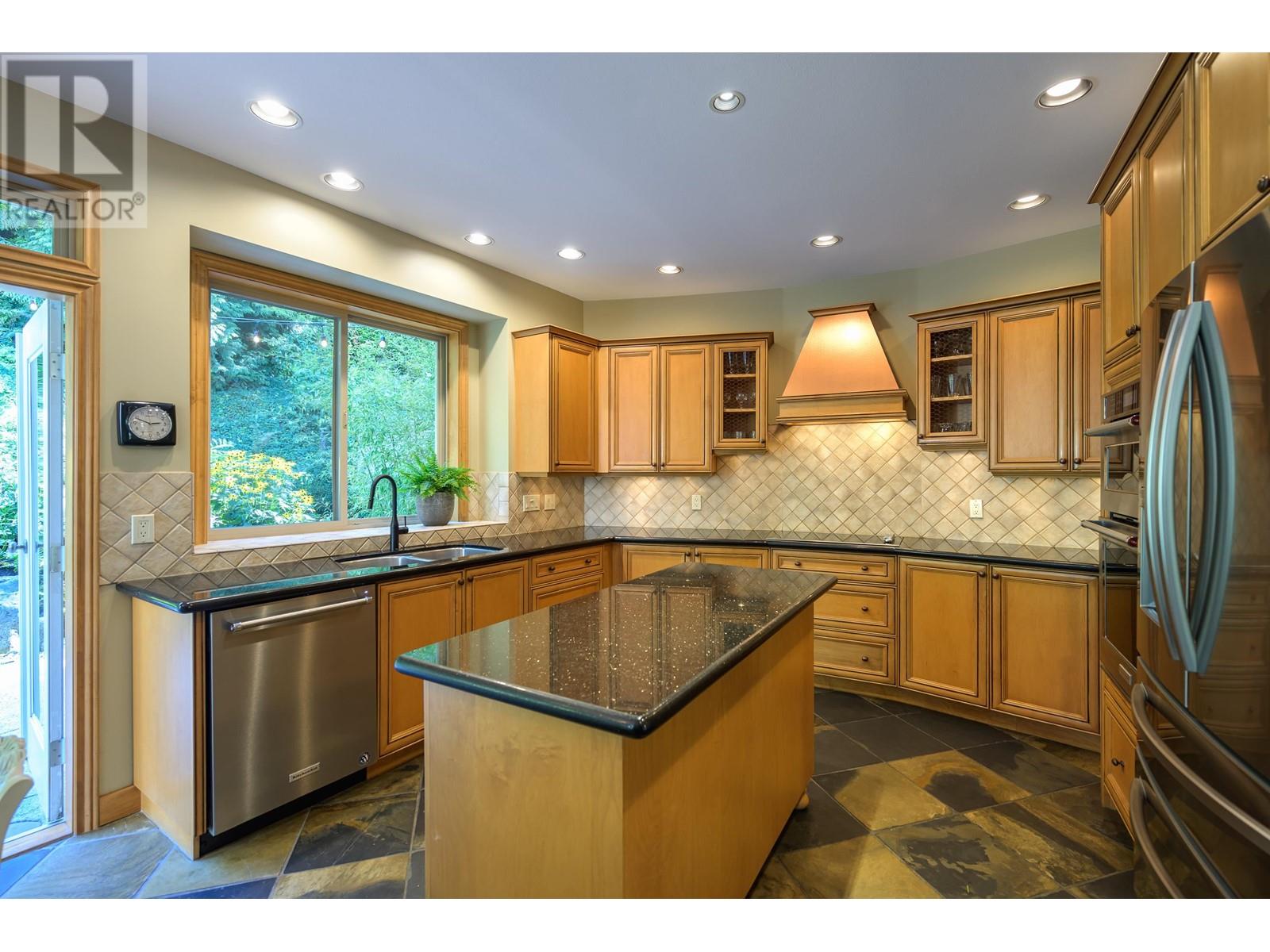 5228 Glen Abbey Place, Delta, British Columbia  V4M 4H1 - Photo 16 - R2816831