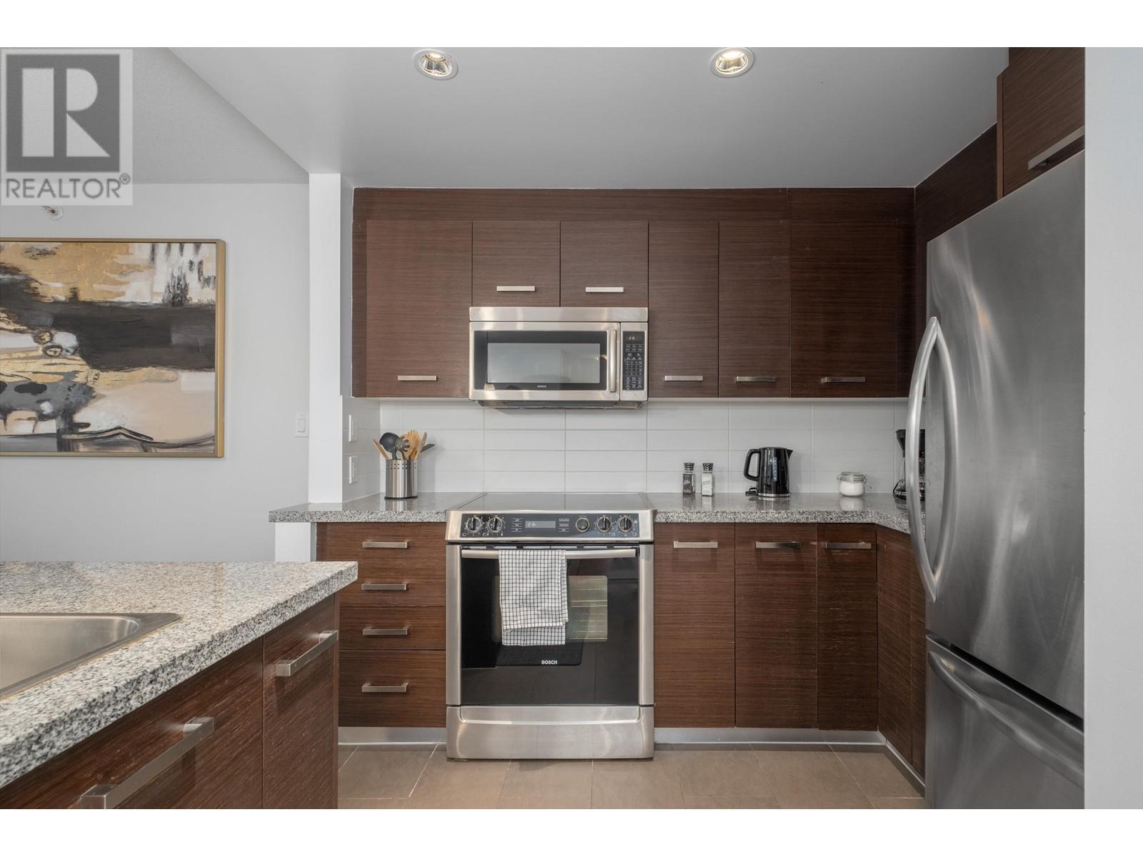 1701 2959 Glen Drive, Coquitlam, British Columbia  V3B 0B8 - Photo 8 - R2817984