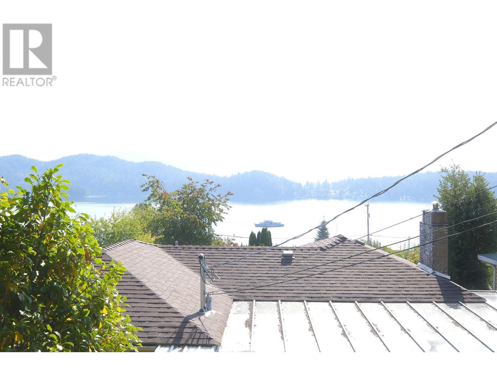 591 Killarney Lane, Gibsons, British Columbia  V0N 1V9 - Photo 11 - R2817982