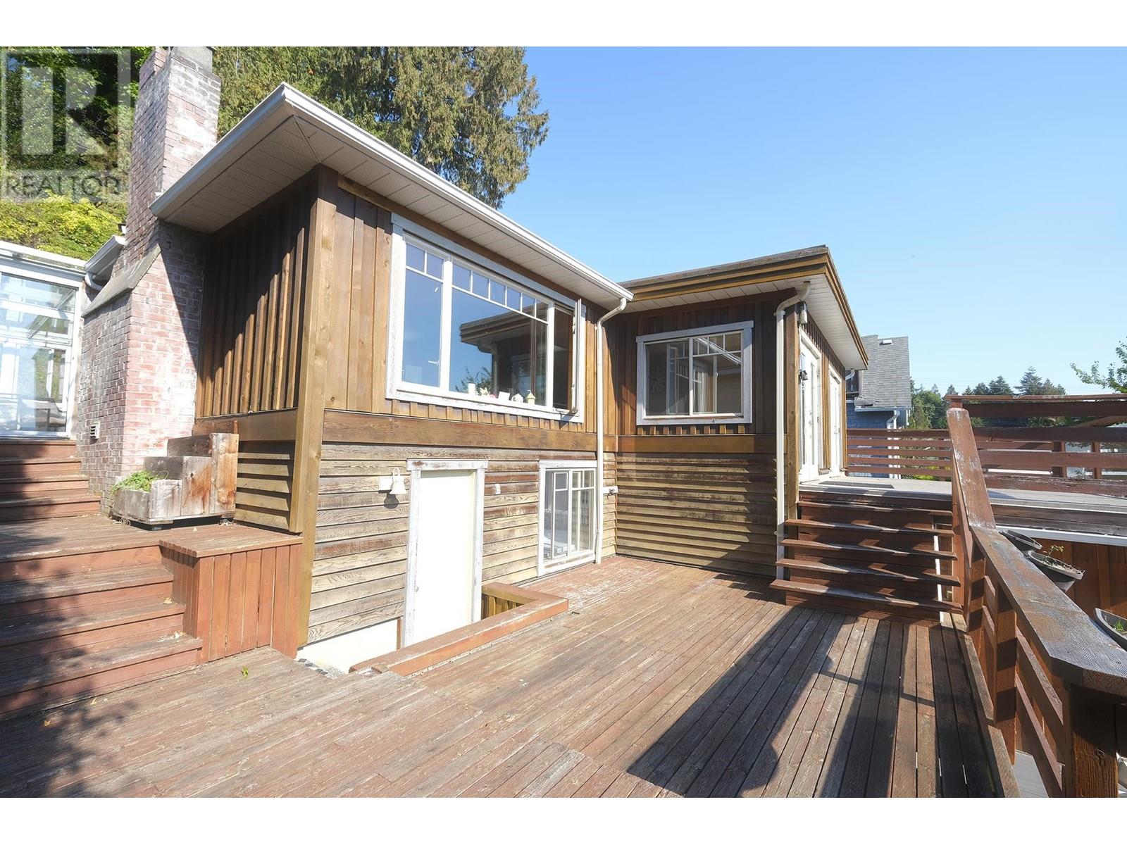 591 Killarney Lane, Gibsons, British Columbia  V0N 1V9 - Photo 3 - R2817982