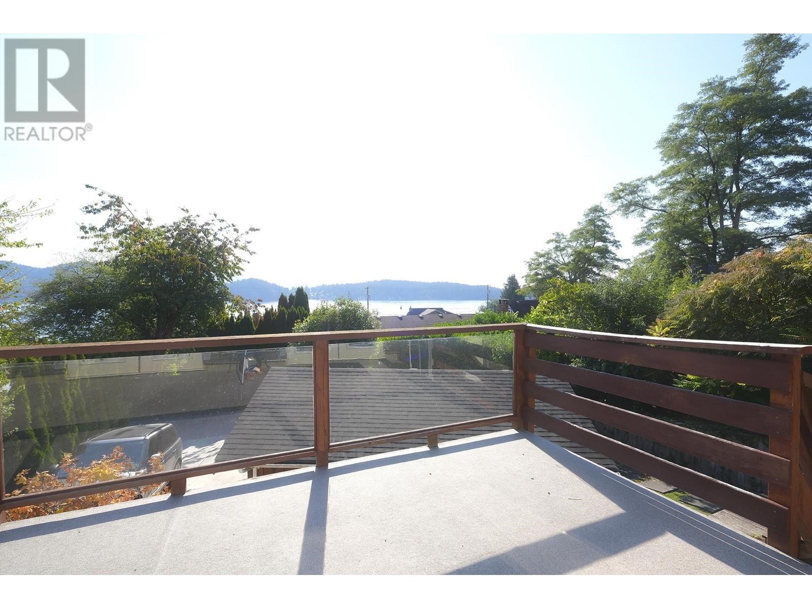 591 Killarney Lane, Gibsons, British Columbia  V0N 1V9 - Photo 4 - R2817982