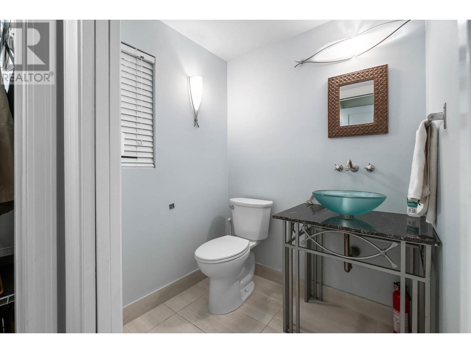 2621 Panorama Drive, North Vancouver, British Columbia  V7G 1V7 - Photo 14 - R2817559