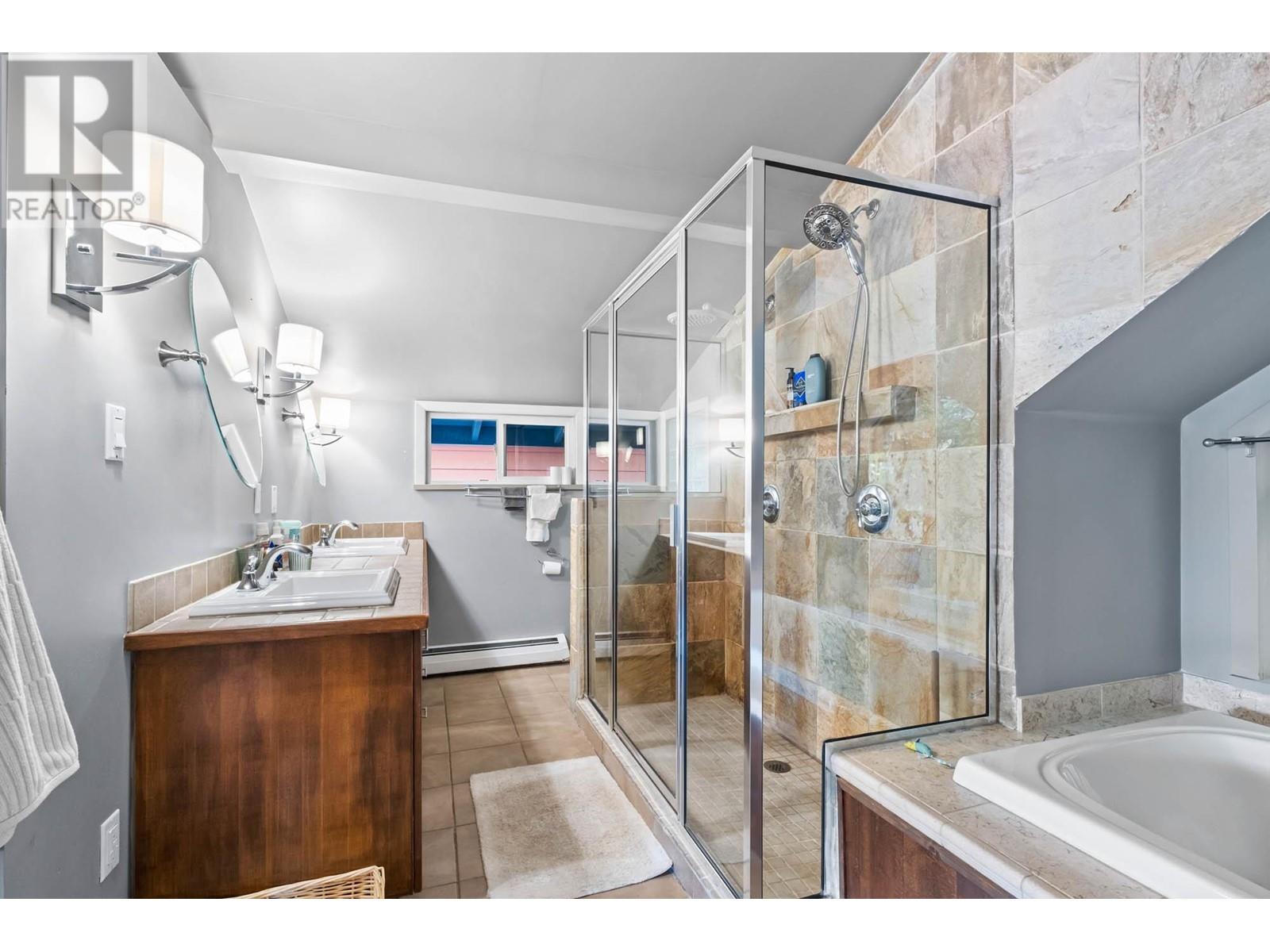 2621 Panorama Drive, North Vancouver, British Columbia  V7G 1V7 - Photo 17 - R2817559