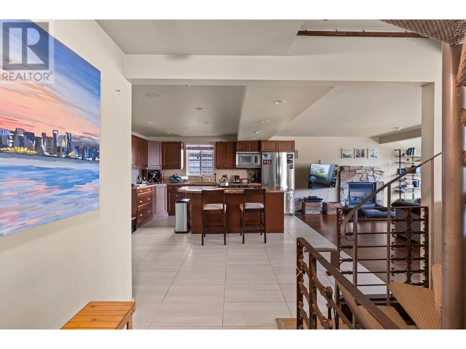 2621 Panorama Drive, North Vancouver, British Columbia  V7G 1V7 - Photo 8 - R2817559