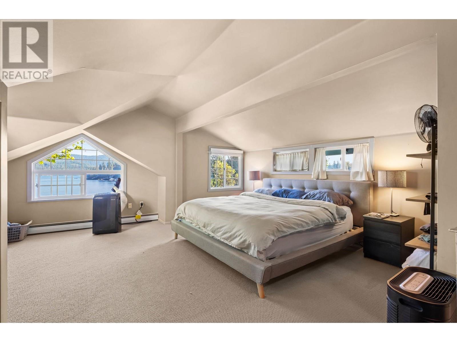 2621 Panorama Drive, North Vancouver, British Columbia  V7G 1V7 - Photo 15 - R2817559