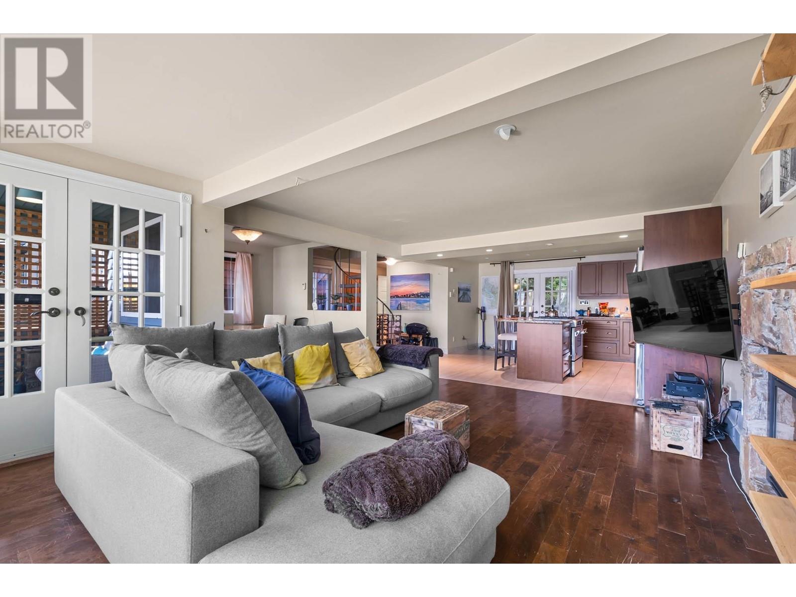 2621 Panorama Drive, North Vancouver, British Columbia  V7G 1V7 - Photo 7 - R2817559