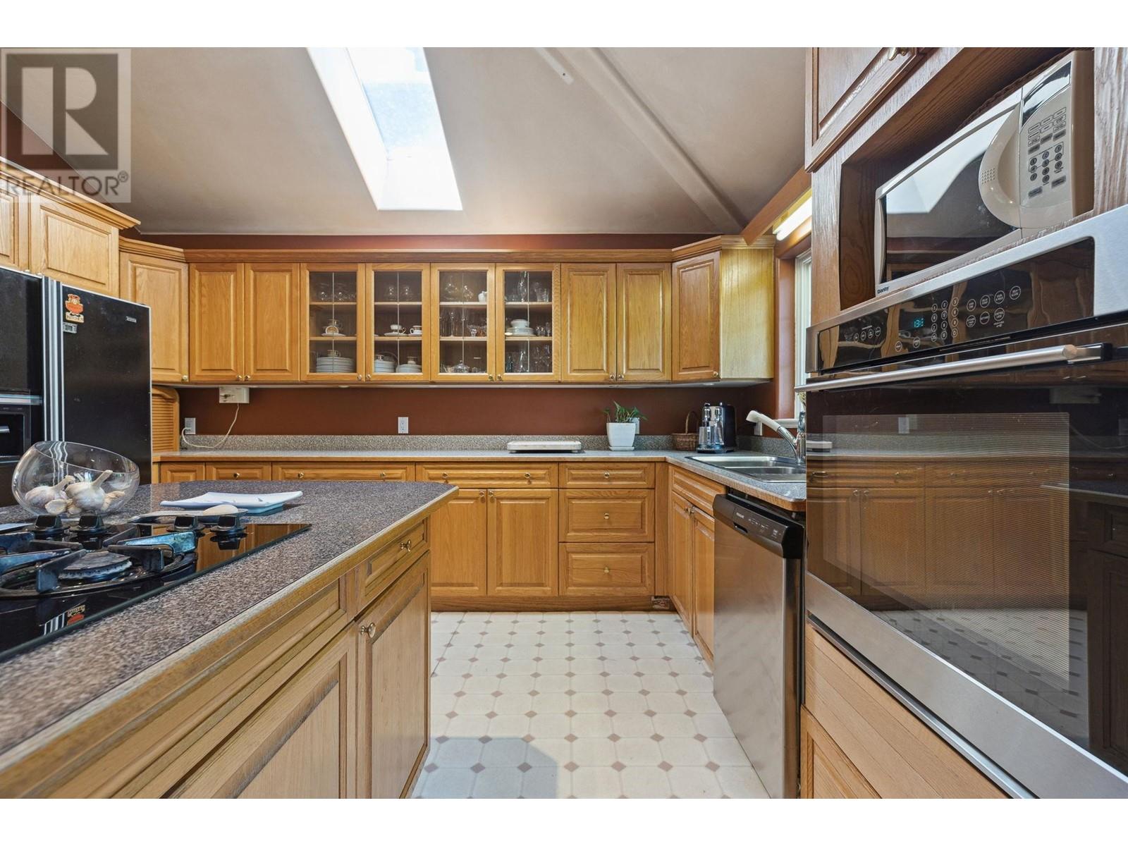 123 First Street, New Westminster, British Columbia  V3L 2G3 - Photo 12 - R2814898
