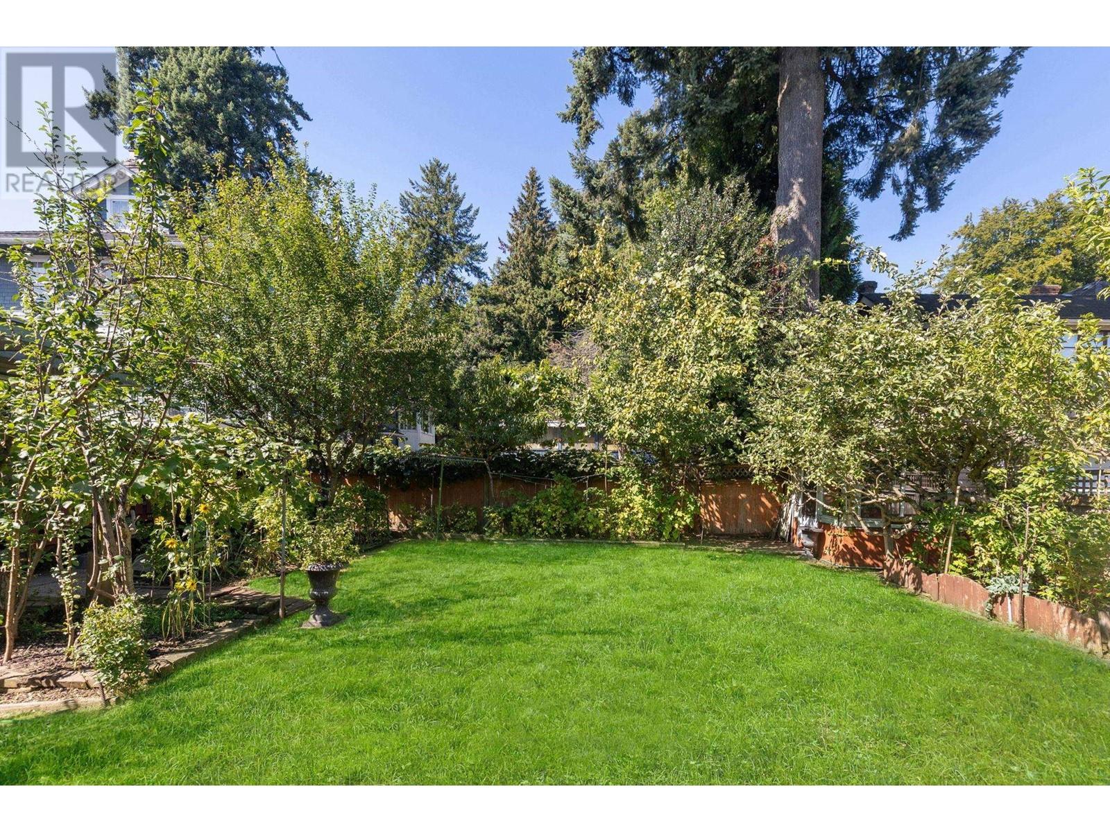 123 First Street, New Westminster, British Columbia  V3L 2G3 - Photo 36 - R2814898