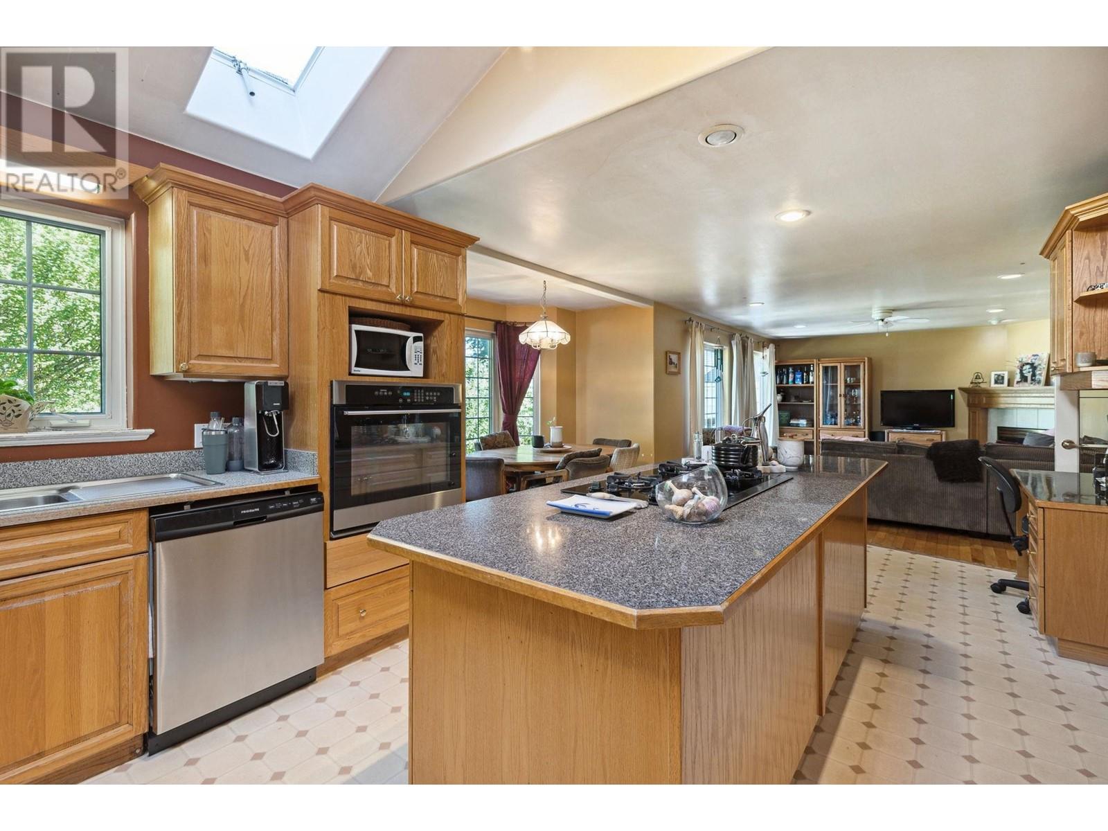 123 First Street, New Westminster, British Columbia  V3L 2G3 - Photo 13 - R2814898