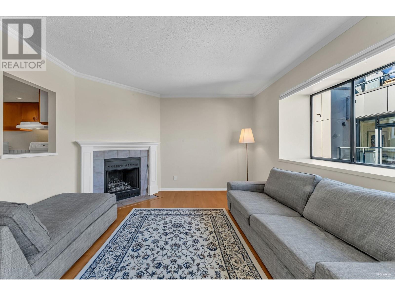 6 1263 W 8th Avenue, Vancouver, British Columbia  V6H 1C7 - Photo 3 - R2818026