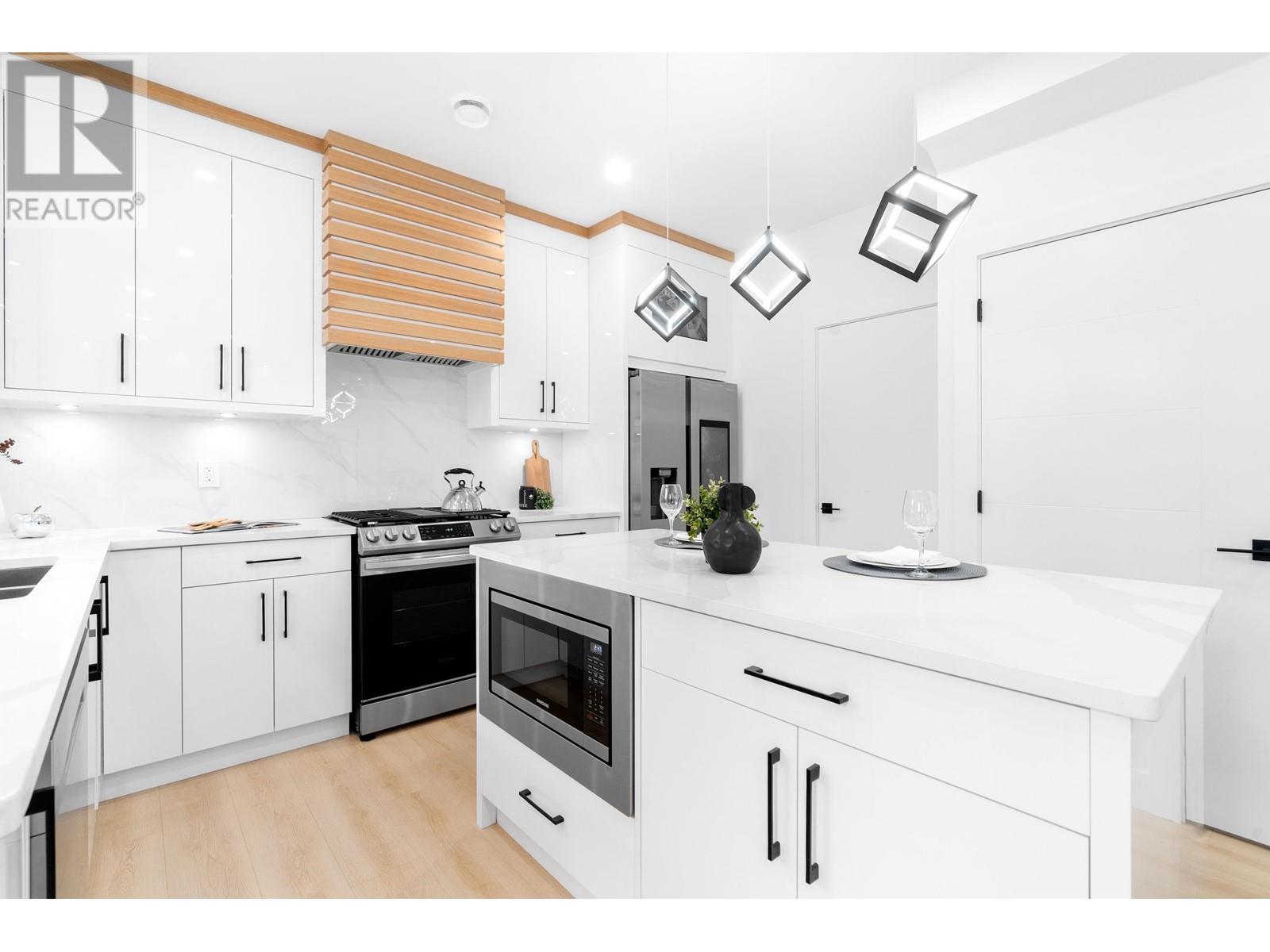 1087 E 58th Avenue, Vancouver, British Columbia  V5X 1W8 - Photo 10 - R2818132