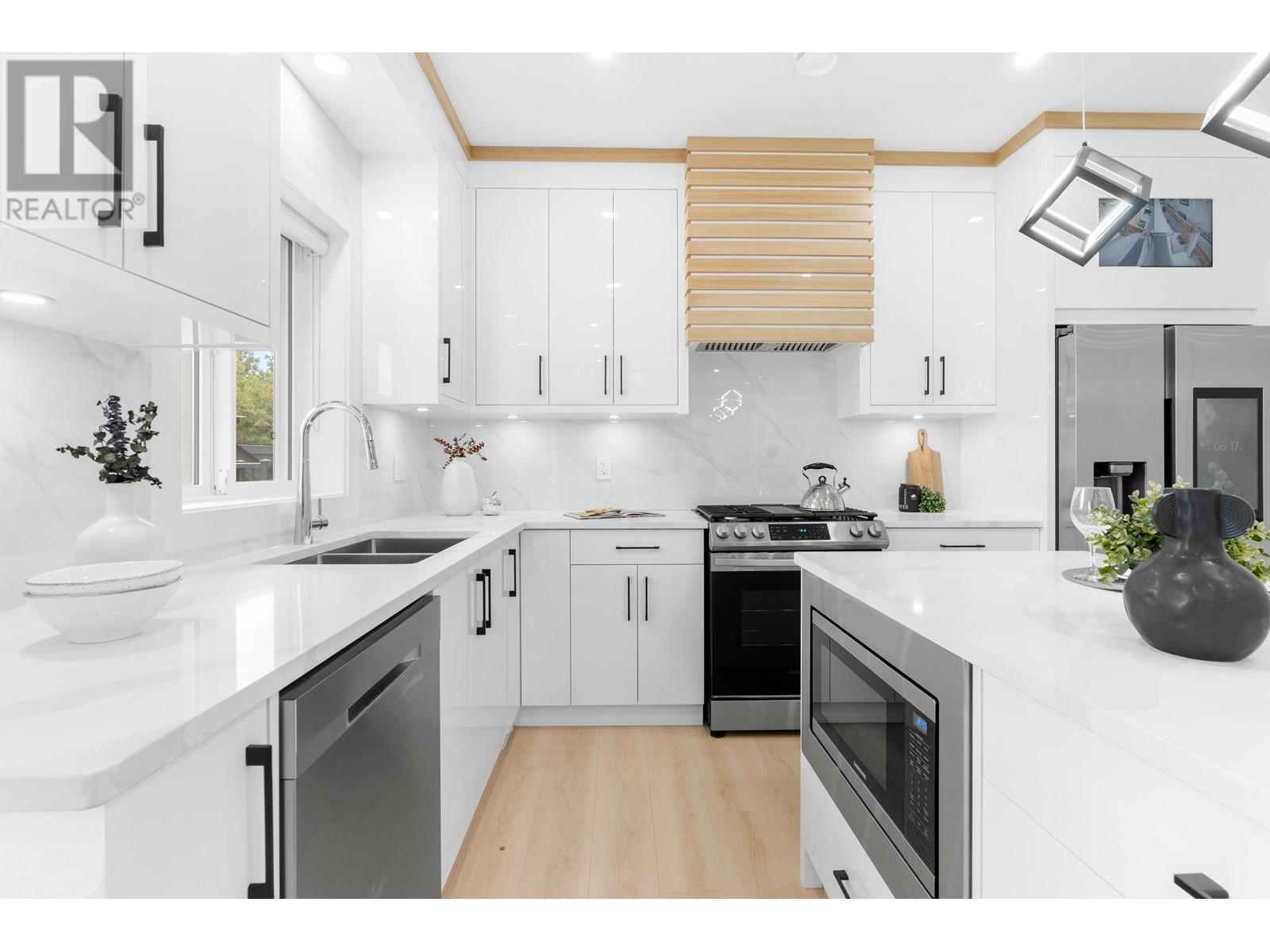 1087 E 58th Avenue, Vancouver, British Columbia  V5X 1W8 - Photo 11 - R2818132