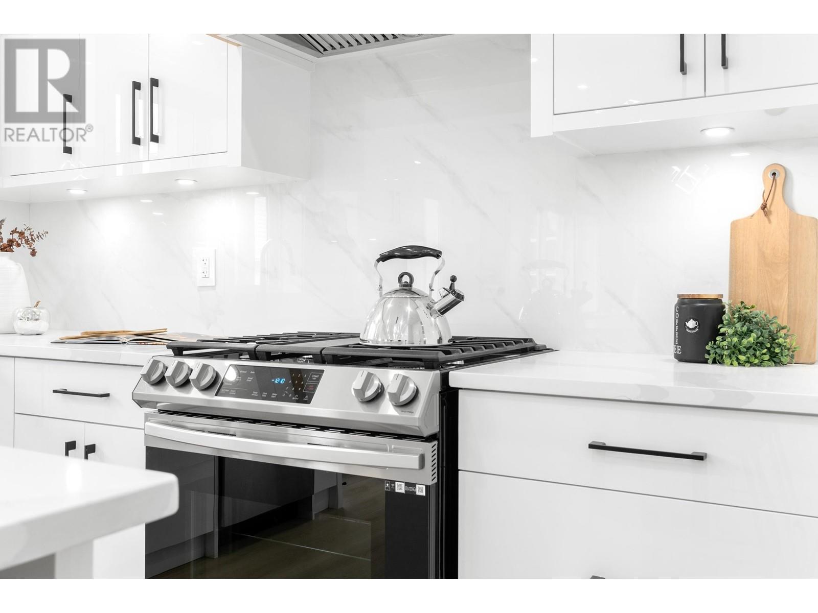 1087 E 58th Avenue, Vancouver, British Columbia  V5X 1W8 - Photo 8 - R2818132
