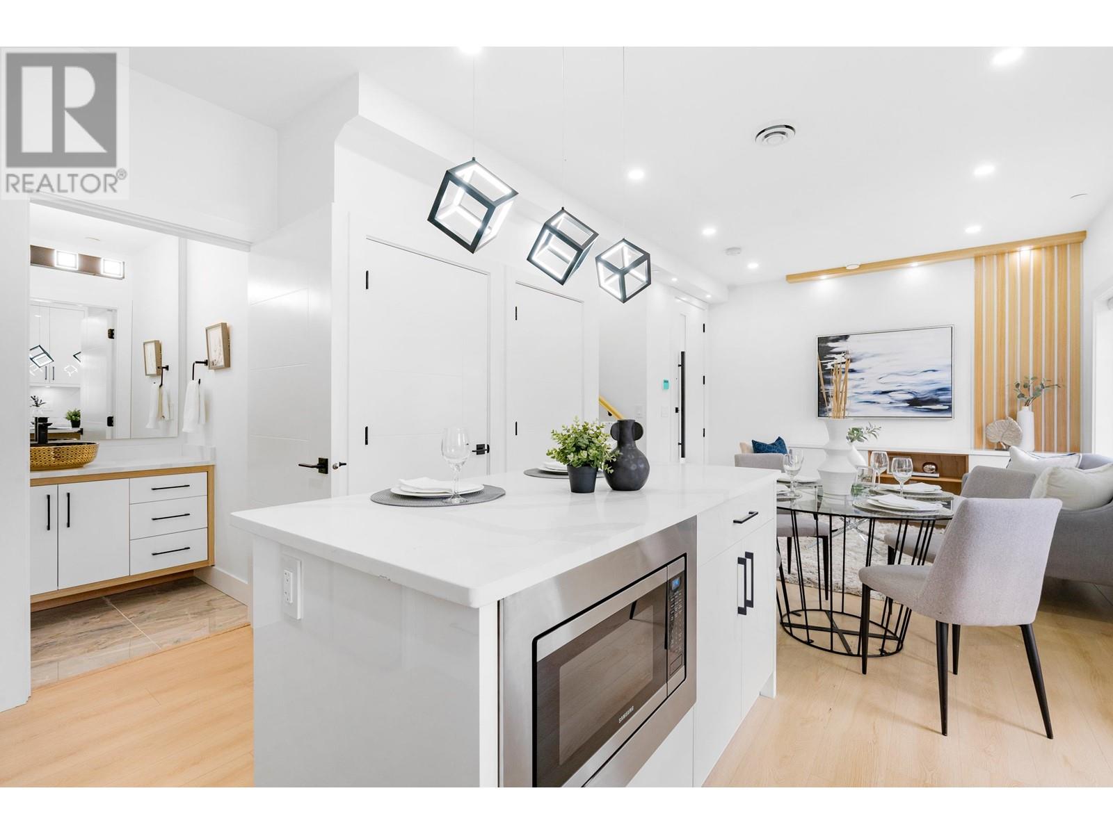 1087 E 58th Avenue, Vancouver, British Columbia  V5X 1W8 - Photo 9 - R2818132