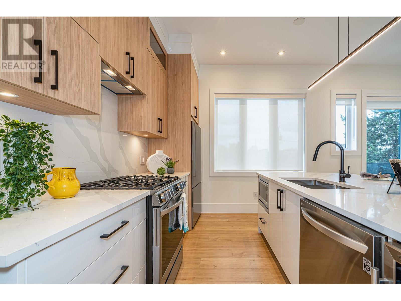 624 Slocan Street, Vancouver, British Columbia  V5K 3X7 - Photo 10 - R2818156