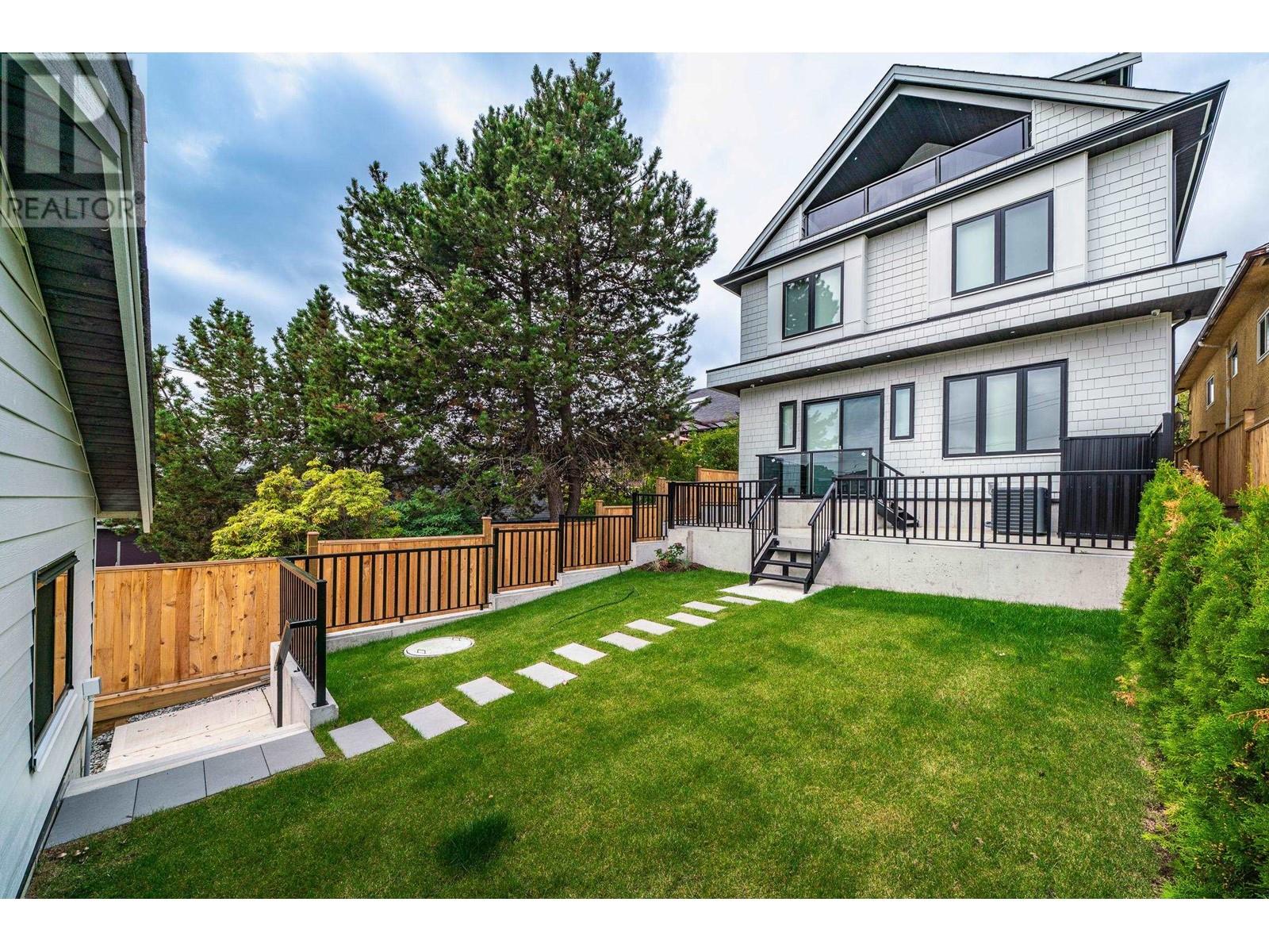 624 Slocan Street, Vancouver, British Columbia  V5K 3X7 - Photo 2 - R2818156