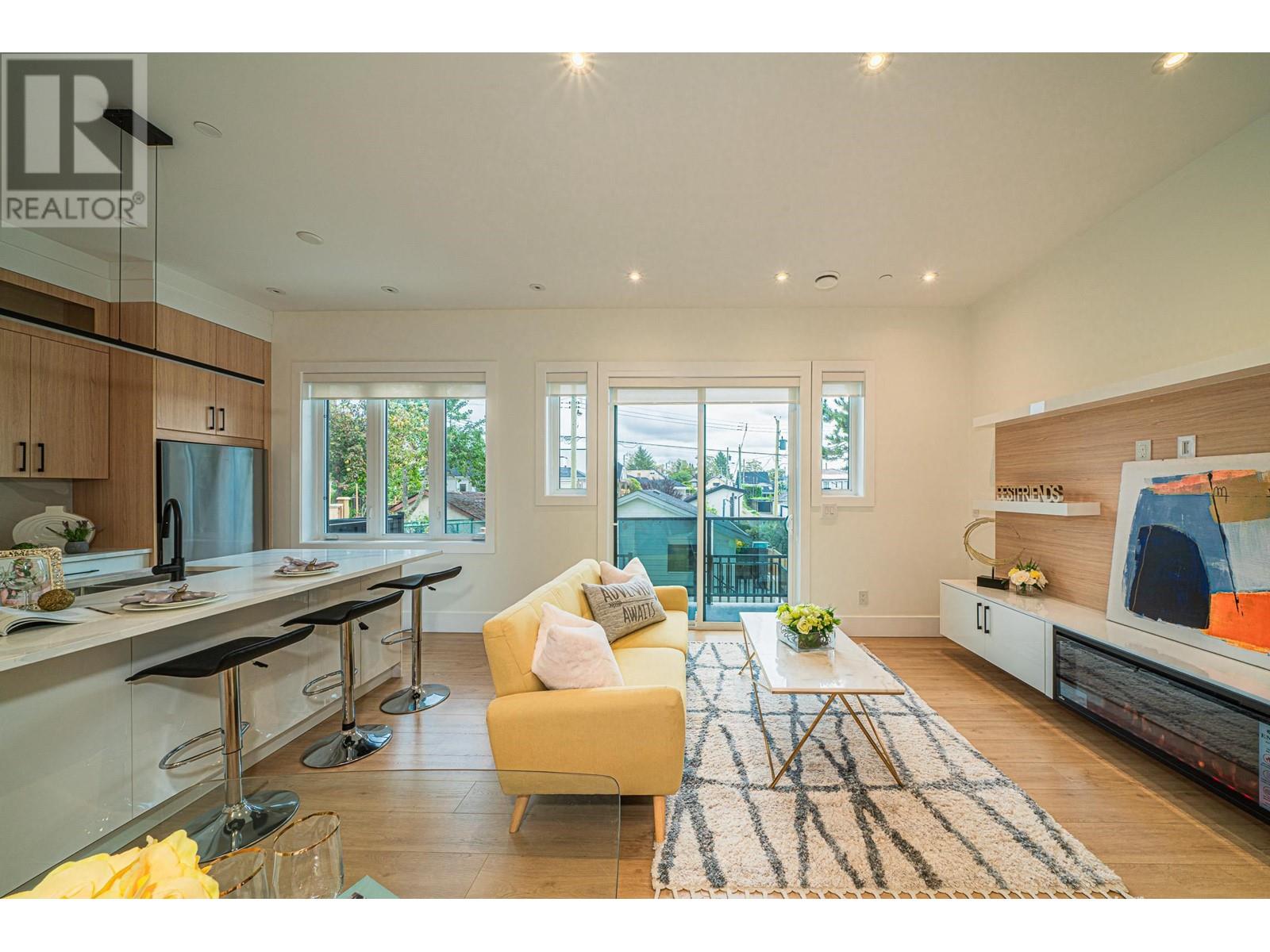 624 Slocan Street, Vancouver, British Columbia  V5K 3X7 - Photo 4 - R2818156