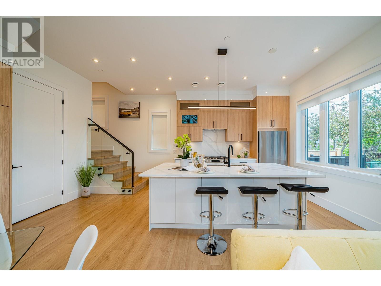 624 Slocan Street, Vancouver, British Columbia  V5K 3X7 - Photo 8 - R2818156