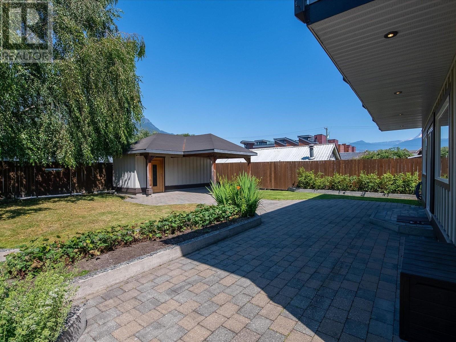 37767 Second Avenue, Squamish, British Columbia  V0N 1G0 - Photo 10 - R2818148