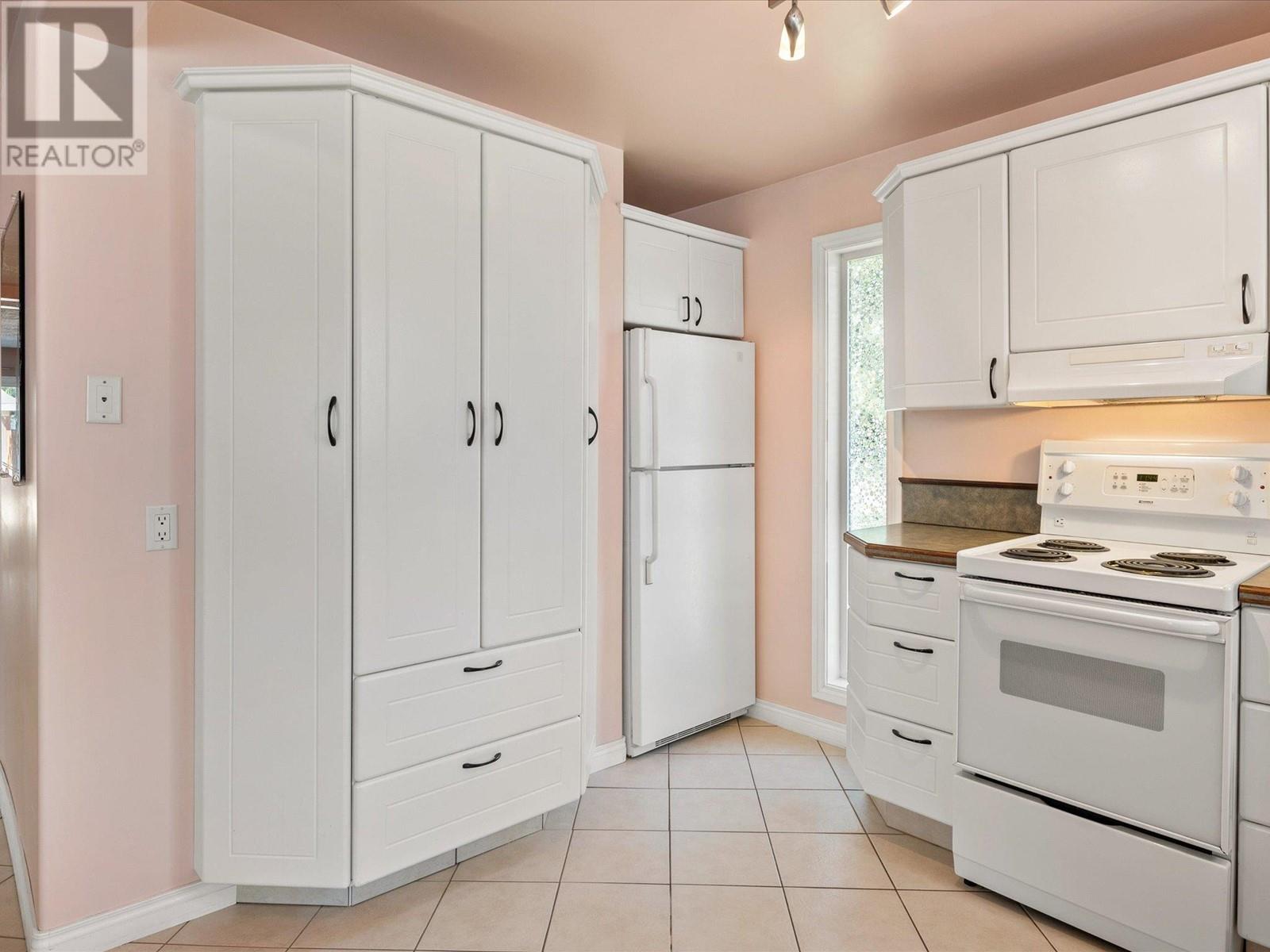 37767 Second Avenue, Squamish, British Columbia  V0N 1G0 - Photo 6 - R2818148
