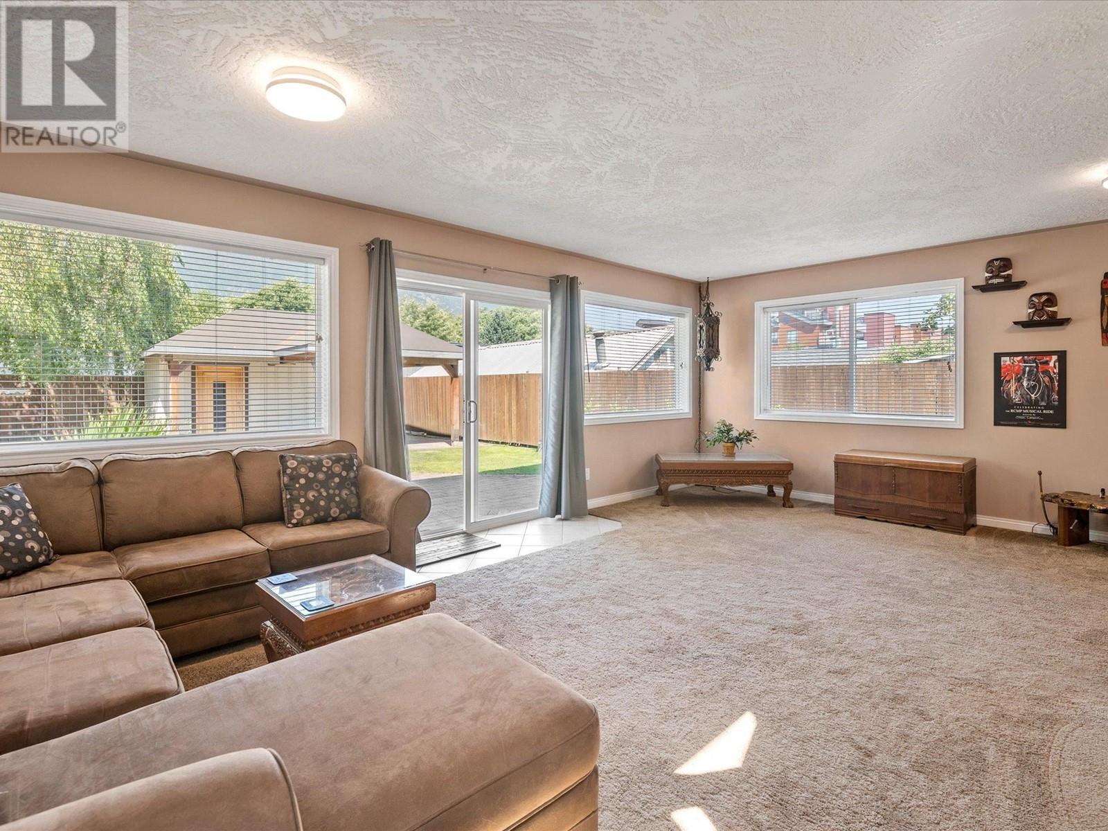 37767 Second Avenue, Squamish, British Columbia  V0N 1G0 - Photo 7 - R2818148