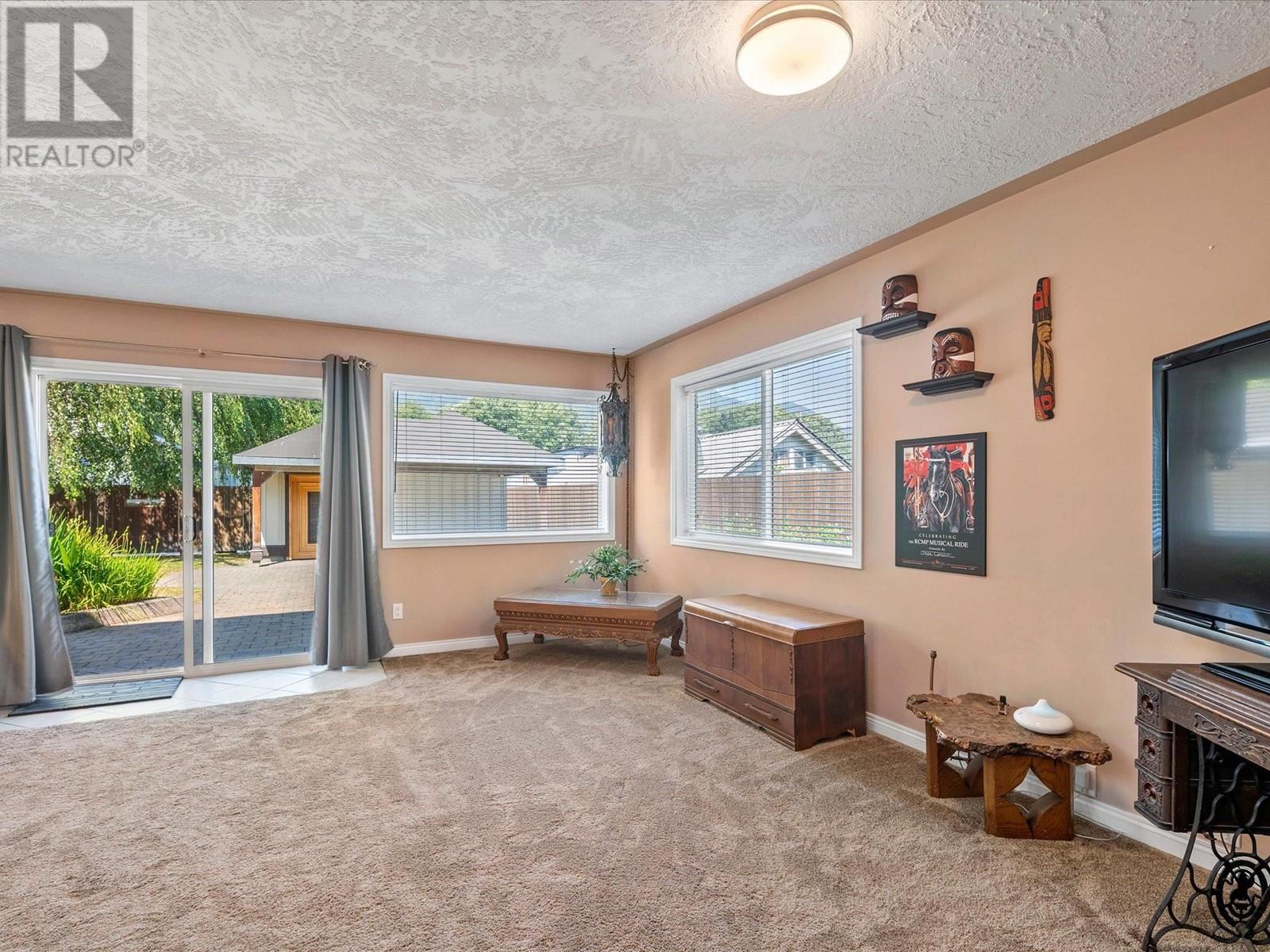 37767 Second Avenue, Squamish, British Columbia  V0N 1G0 - Photo 8 - R2818148