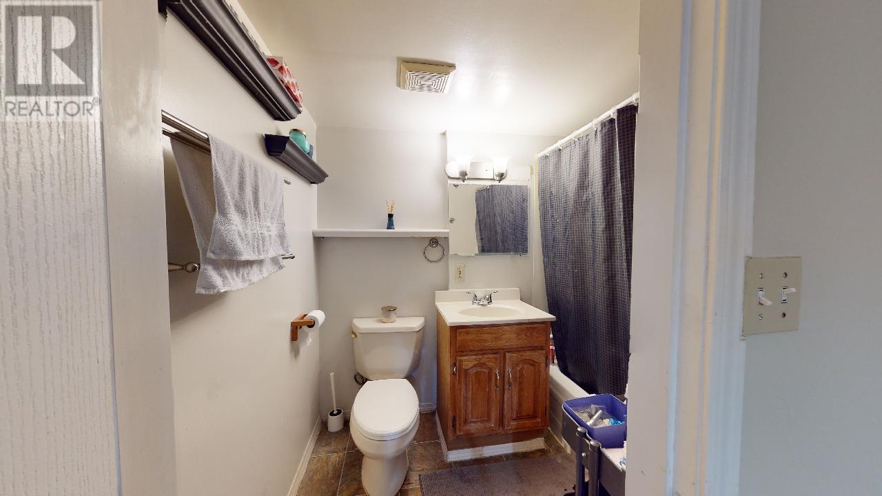 7474 Cariboo Road, Burnaby, British Columbia  V3N 4A7 - Photo 14 - R2818175