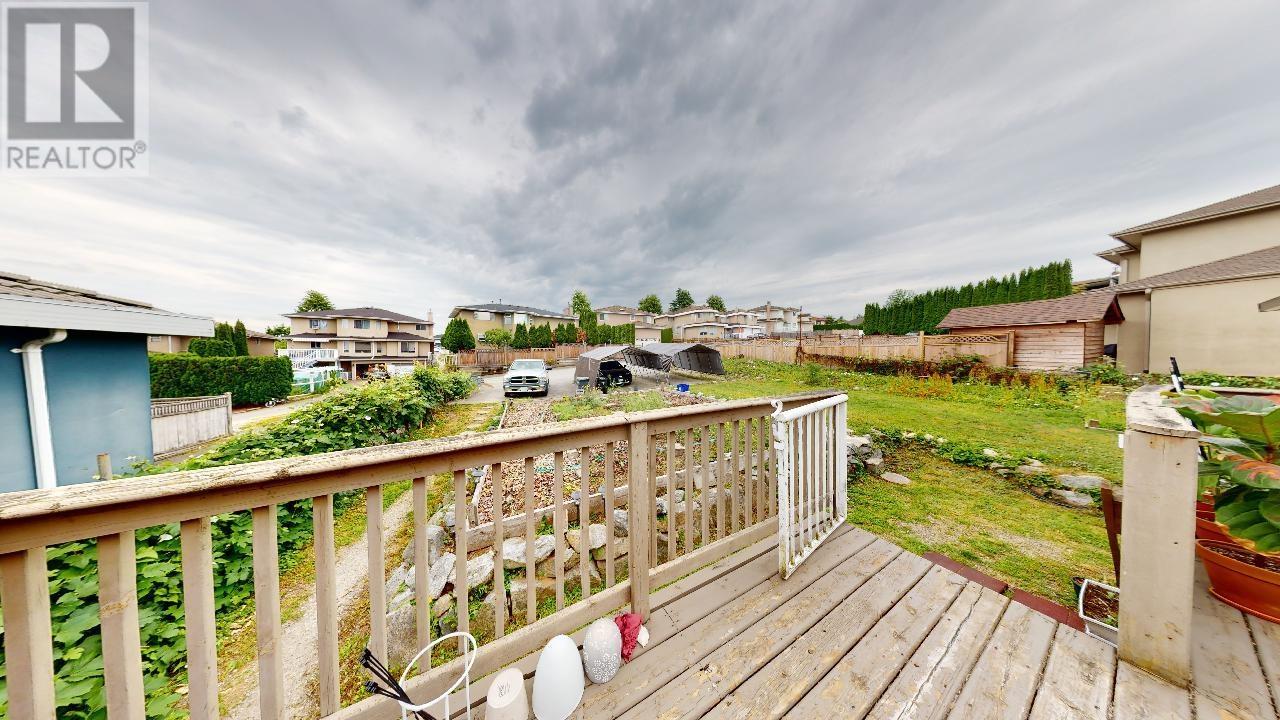 7474 Cariboo Road, Burnaby, British Columbia  V3N 4A7 - Photo 15 - R2818175