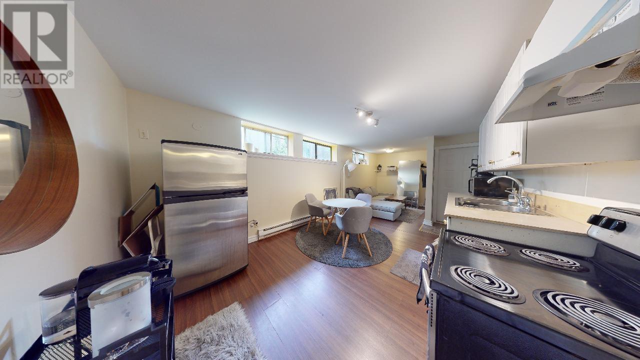 7474 Cariboo Road, Burnaby, British Columbia  V3N 4A7 - Photo 9 - R2818175