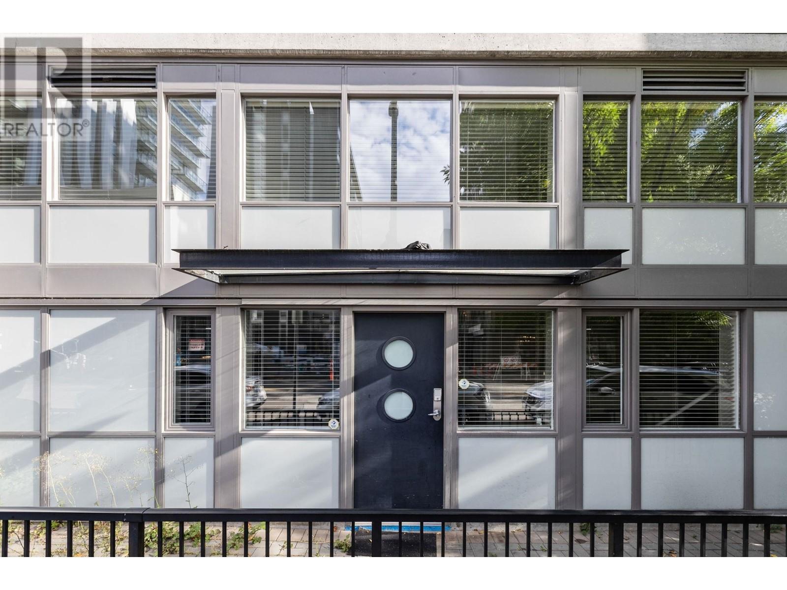 101 892 CARNARVON STREET, new westminster, British Columbia