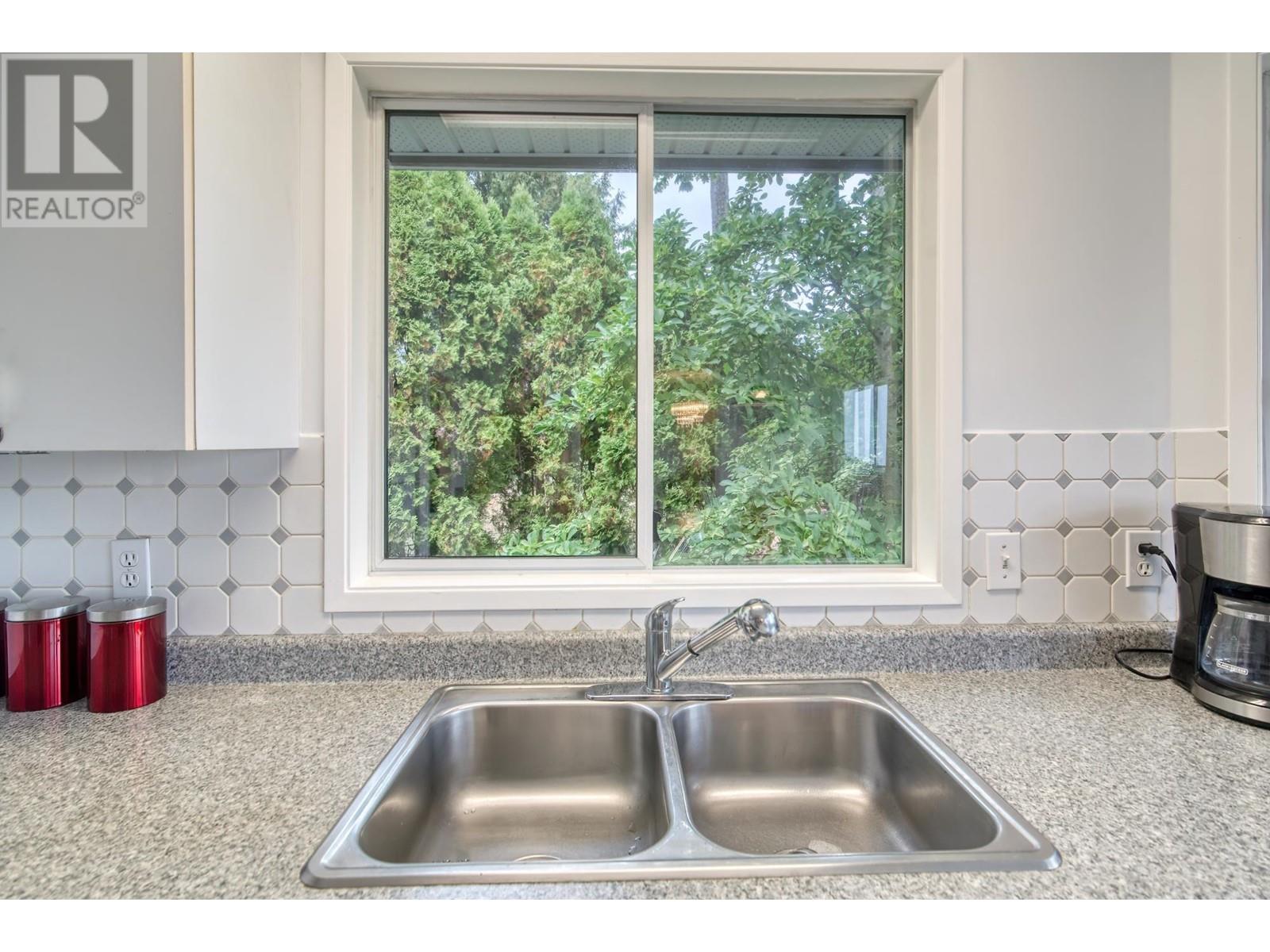 482 Abbs Road, Gibsons, British Columbia  V0N 1V0 - Photo 9 - R2817618