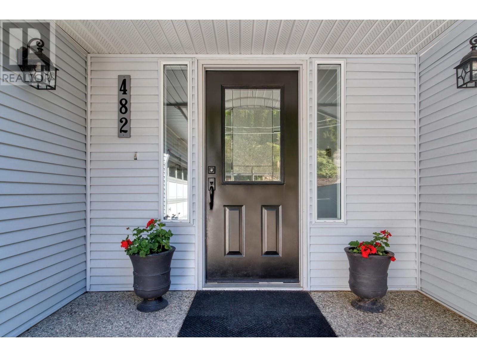 482 Abbs Road, Gibsons, British Columbia  V0N 1V0 - Photo 5 - R2817618