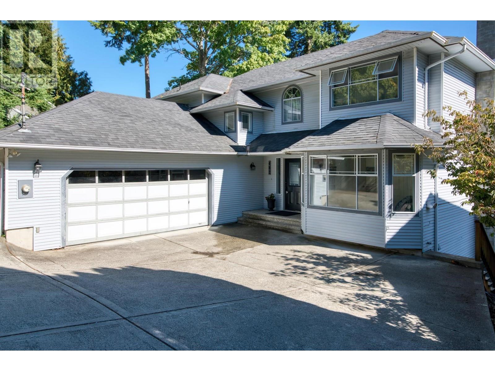 482 Abbs Road, Gibsons, British Columbia  V0N 1V0 - Photo 3 - R2817618