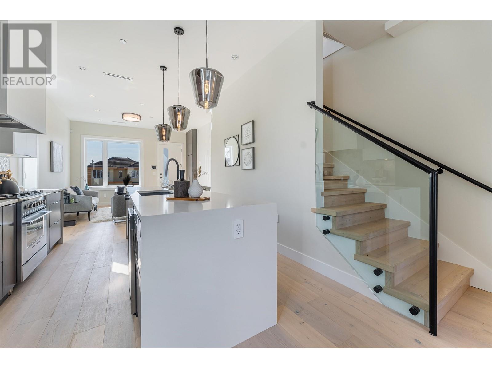 1980 Nassau Drive, Vancouver, British Columbia  V5P 2B6 - Photo 7 - R2818243