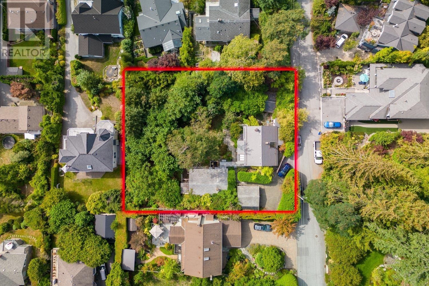 233 WOODDALE ROAD, north vancouver, British Columbia