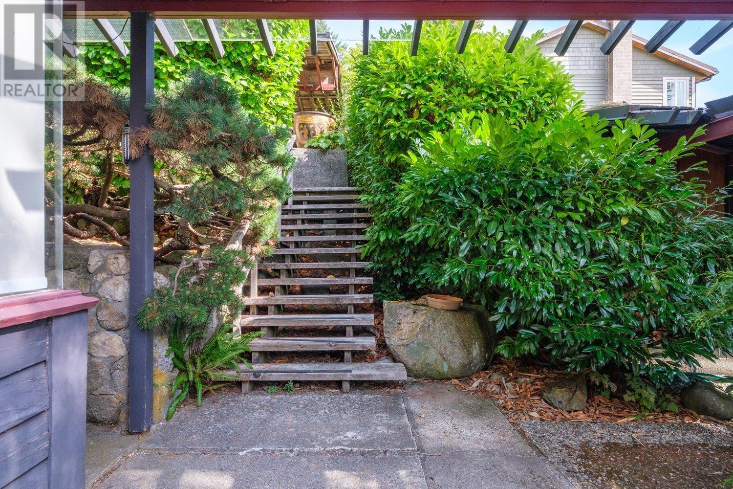 233 Wooddale Road, North Vancouver, British Columbia  V7N 1S6 - Photo 16 - R2818194