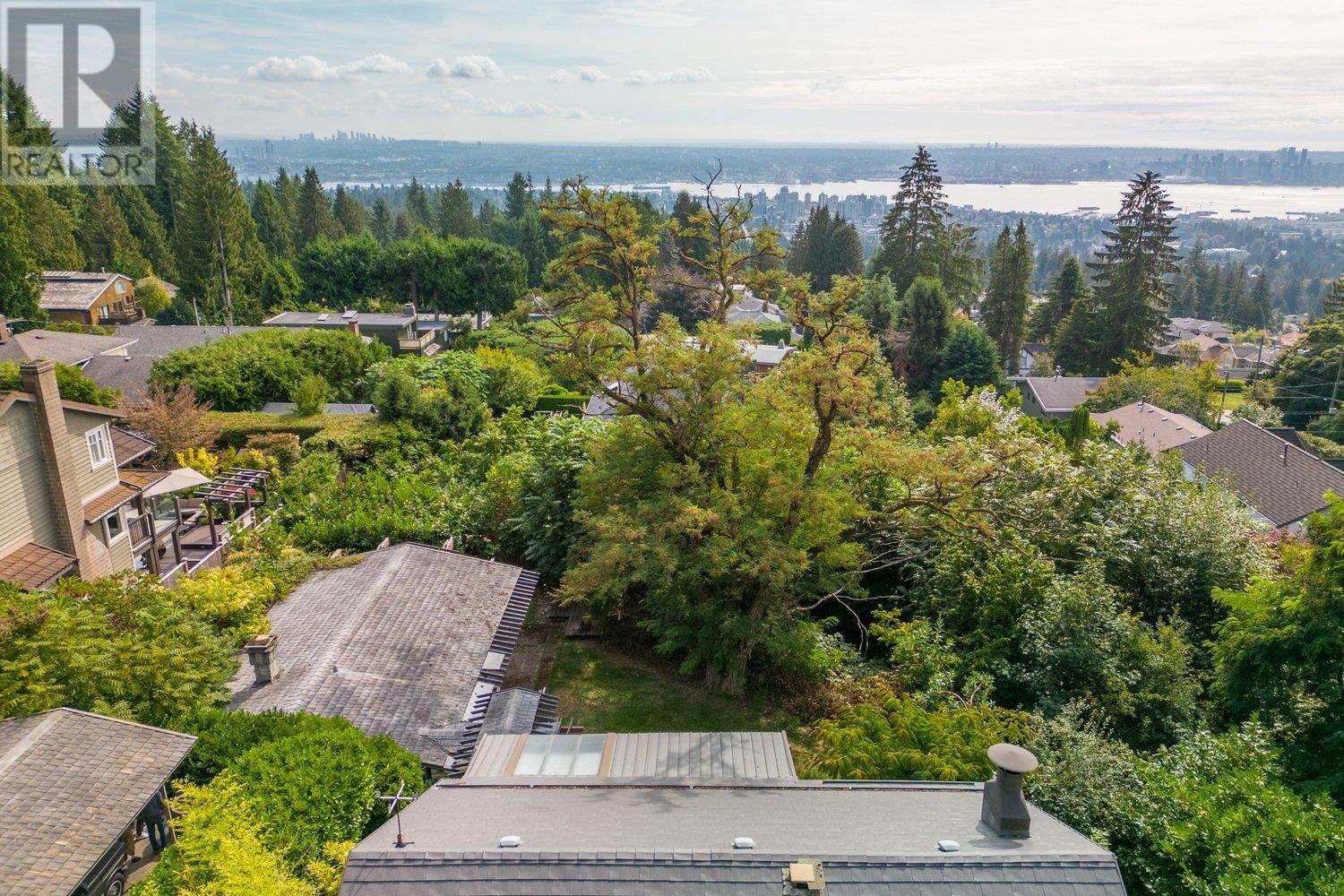 233 Wooddale Road, North Vancouver, British Columbia  V7N 1S6 - Photo 18 - R2818194