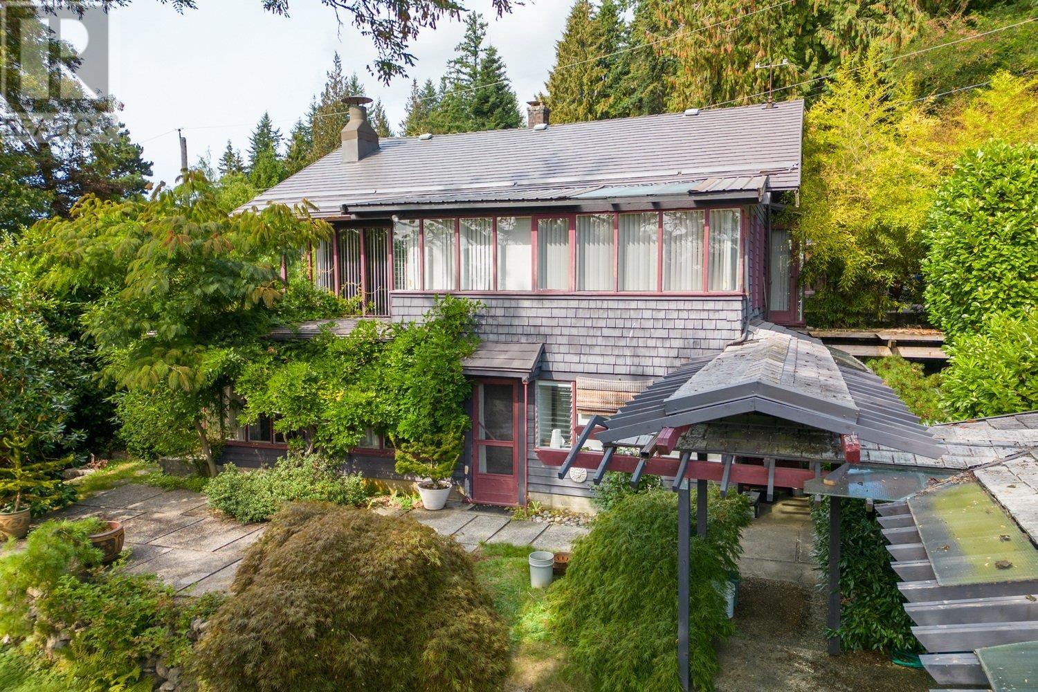 233 Wooddale Road, North Vancouver, British Columbia  V7N 1S6 - Photo 2 - R2818194