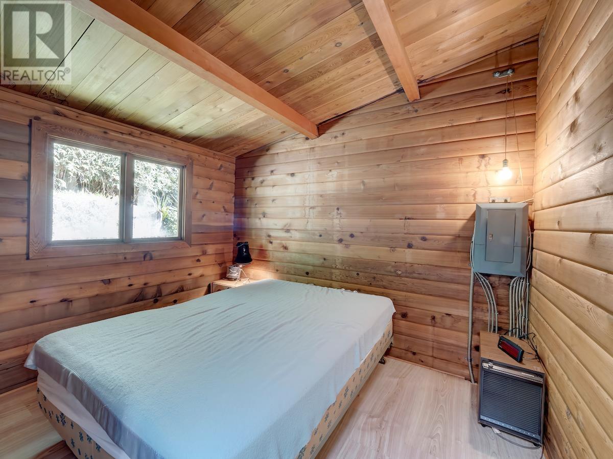 305 Georgia Drive, Gibsons, British Columbia  V0N 1V8 - Photo 10 - R2818208