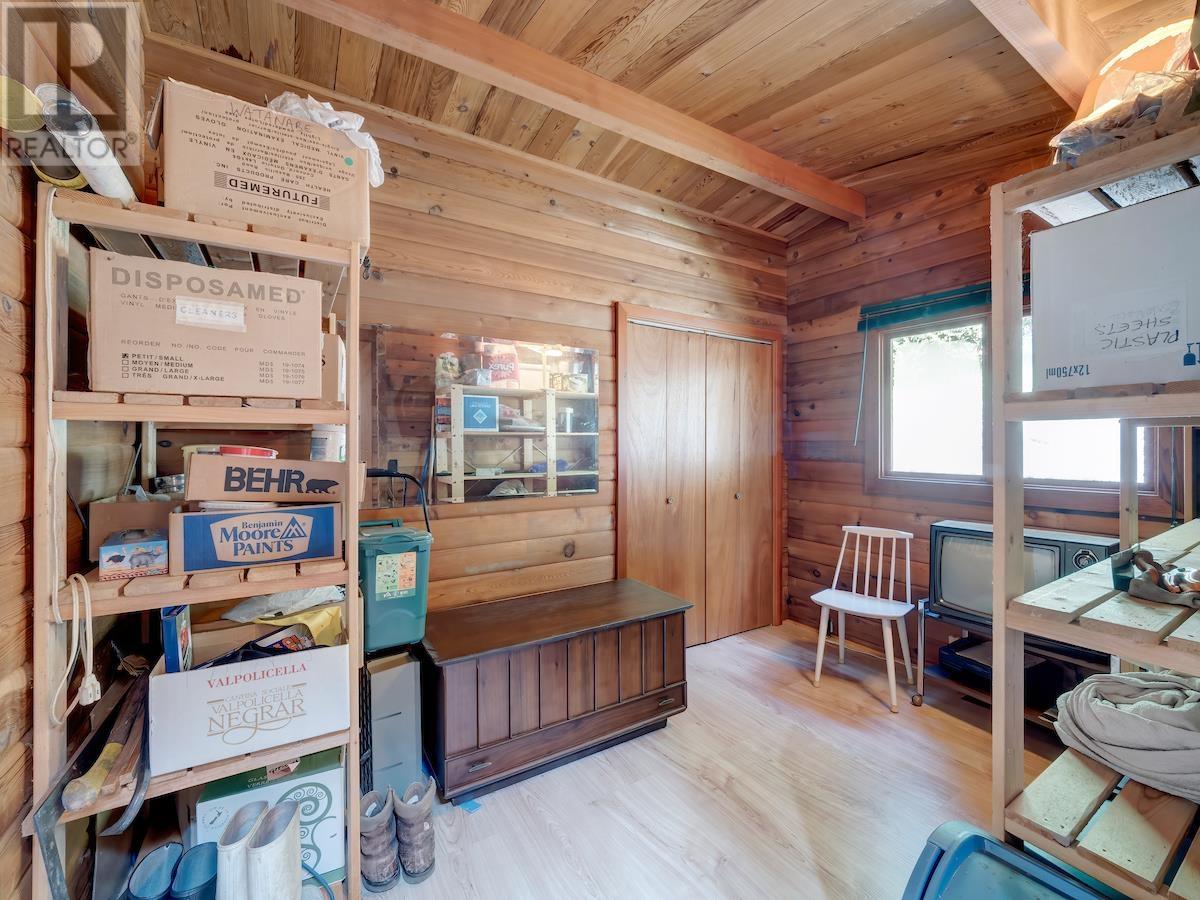 305 Georgia Drive, Gibsons, British Columbia  V0N 1V8 - Photo 13 - R2818208