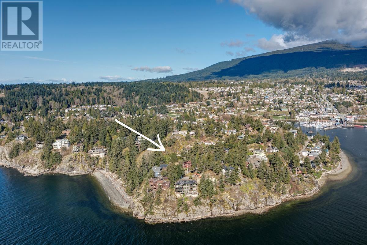 305 Georgia Drive, Gibsons, British Columbia  V0N 1V8 - Photo 18 - R2818208