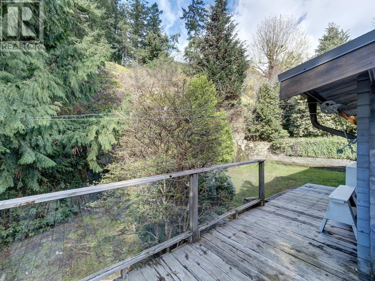 305 Georgia Drive, Gibsons, British Columbia  V0N 1V8 - Photo 20 - R2818208