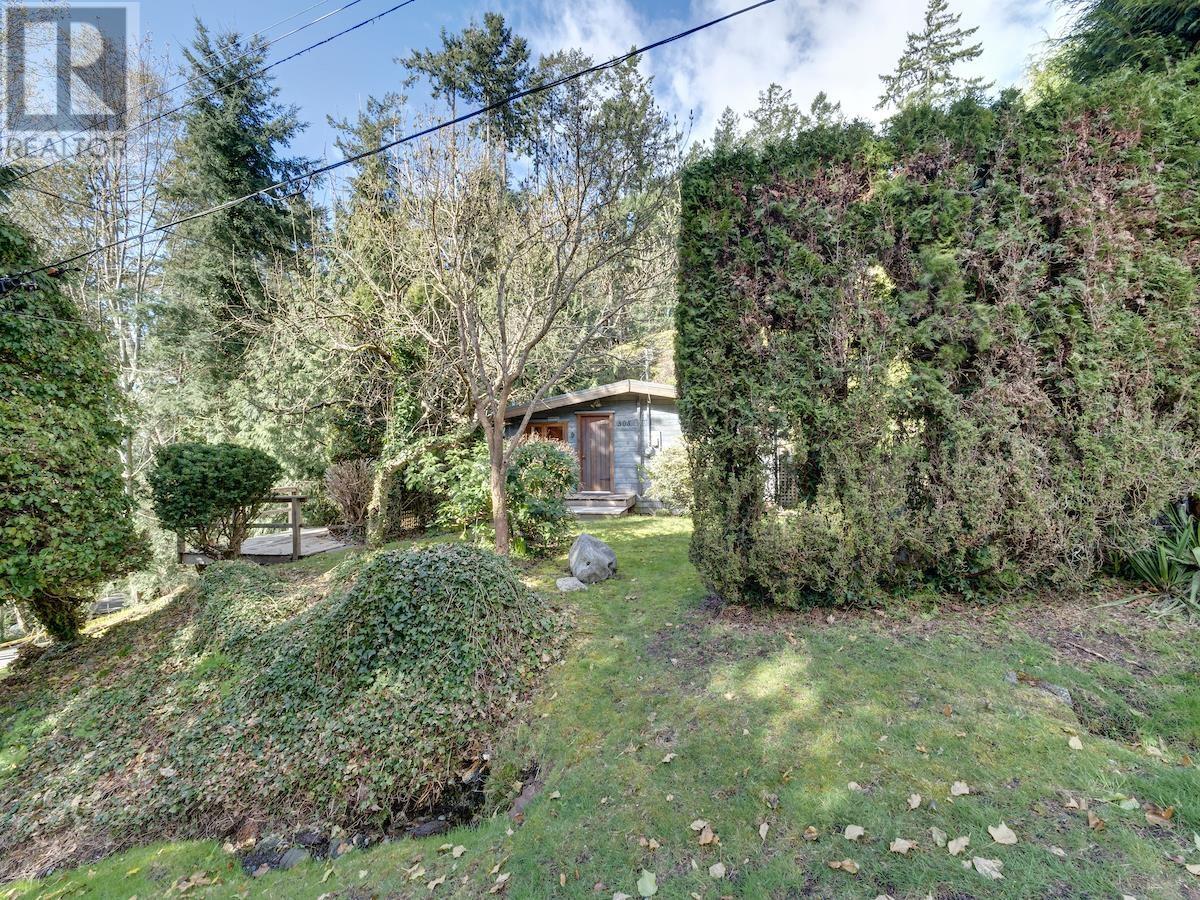 305 Georgia Drive, Gibsons, British Columbia  V0N 1V8 - Photo 22 - R2818208