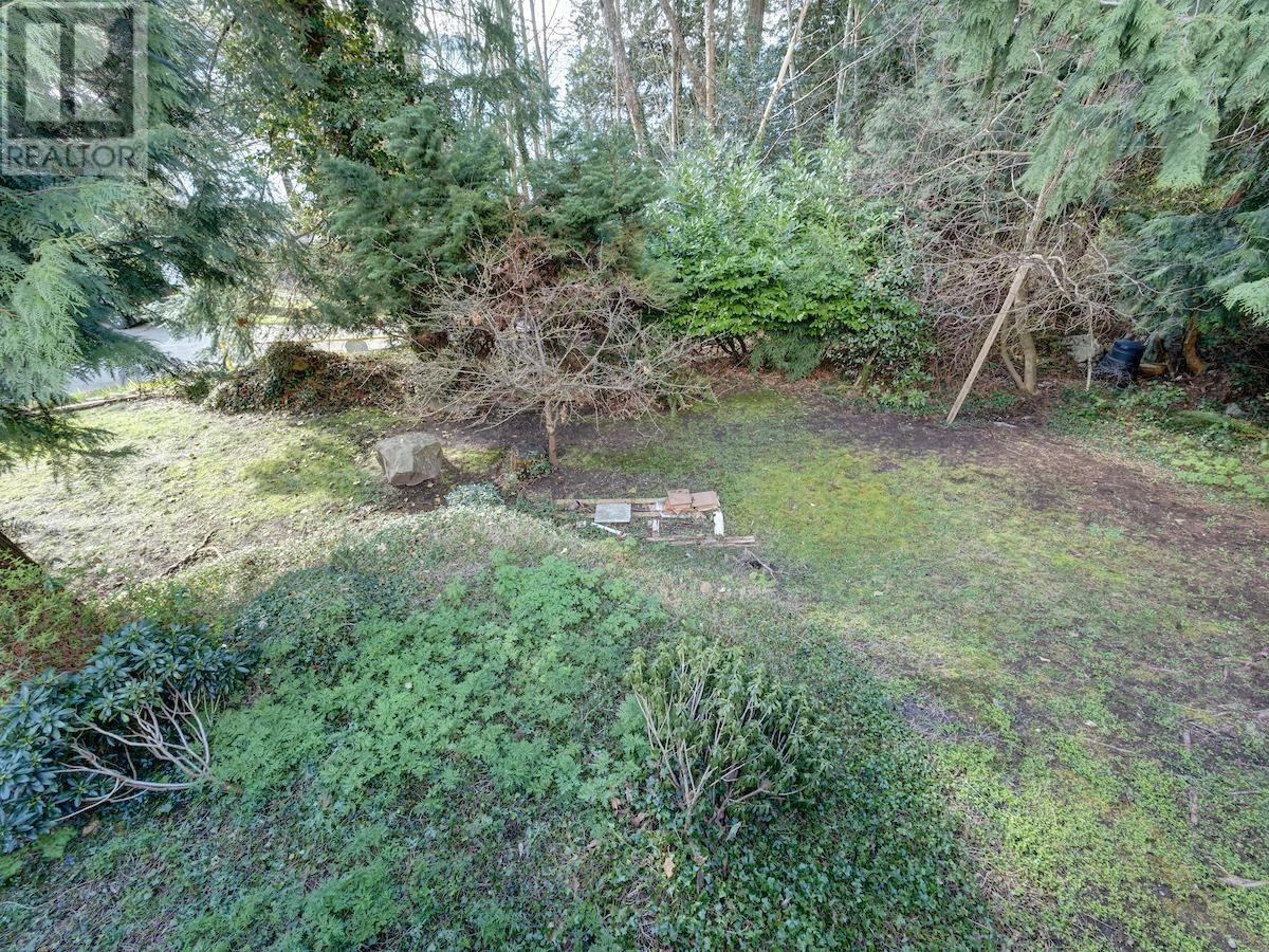 305 Georgia Drive, Gibsons, British Columbia  V0N 1V8 - Photo 23 - R2818208